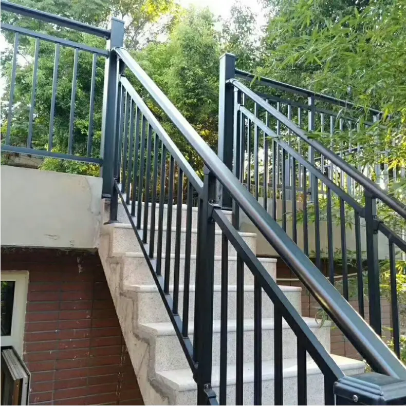 Villa comunità balcone guardrail tetto balcone recinzione alluminio arte balaustra all'aperto
