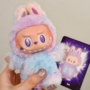 Оригинальный Popmart V3 большой в энергетике Labubu плюшевая игрушка кулон Слепая Коробка V1 V2 захватывающий брелок Макарон Монстр с кодом - Product Image 4