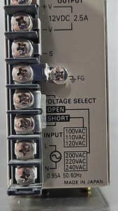 プログラミングコントローラPlc S82G0312 100240 Vac入力12 VDC出力25 Amp4C19 PLC新品オリジナル - Product Image 3