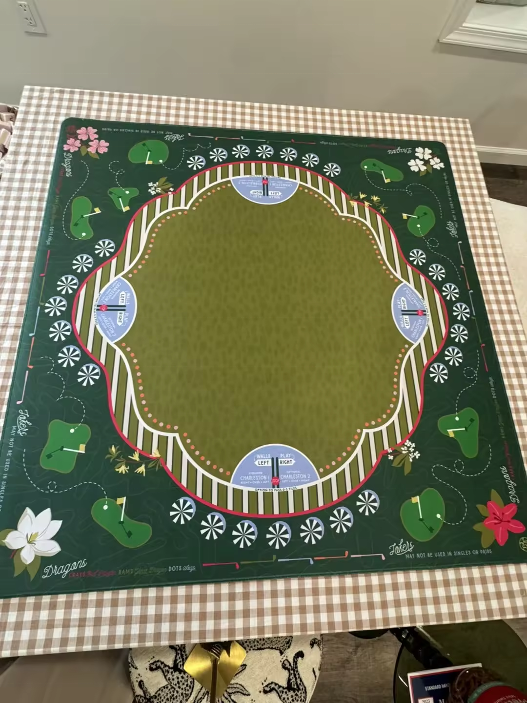 Tapete de flores y fairway verde