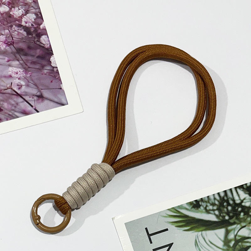 เชือกสีน้ำตาลปมสีเบจ