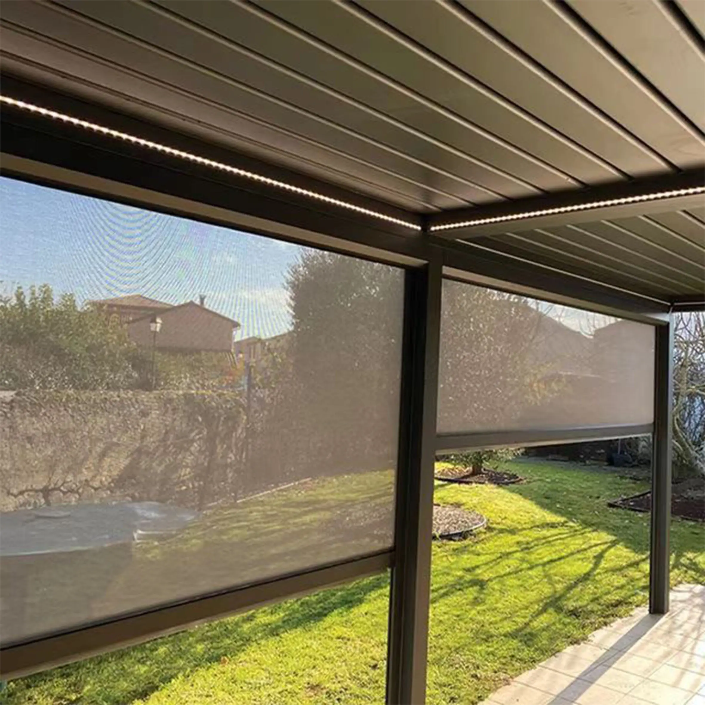 Eco Maison Patio motorisé Pergola terrasse avec portes coulissantes en verre extérieur Patio pergola imperméable en aluminium/