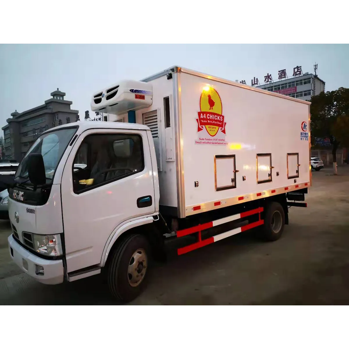 Dongfeng dfac 3 톤 지능형 라이브 아기 병아리 일 오래된 닭 수송 트럭