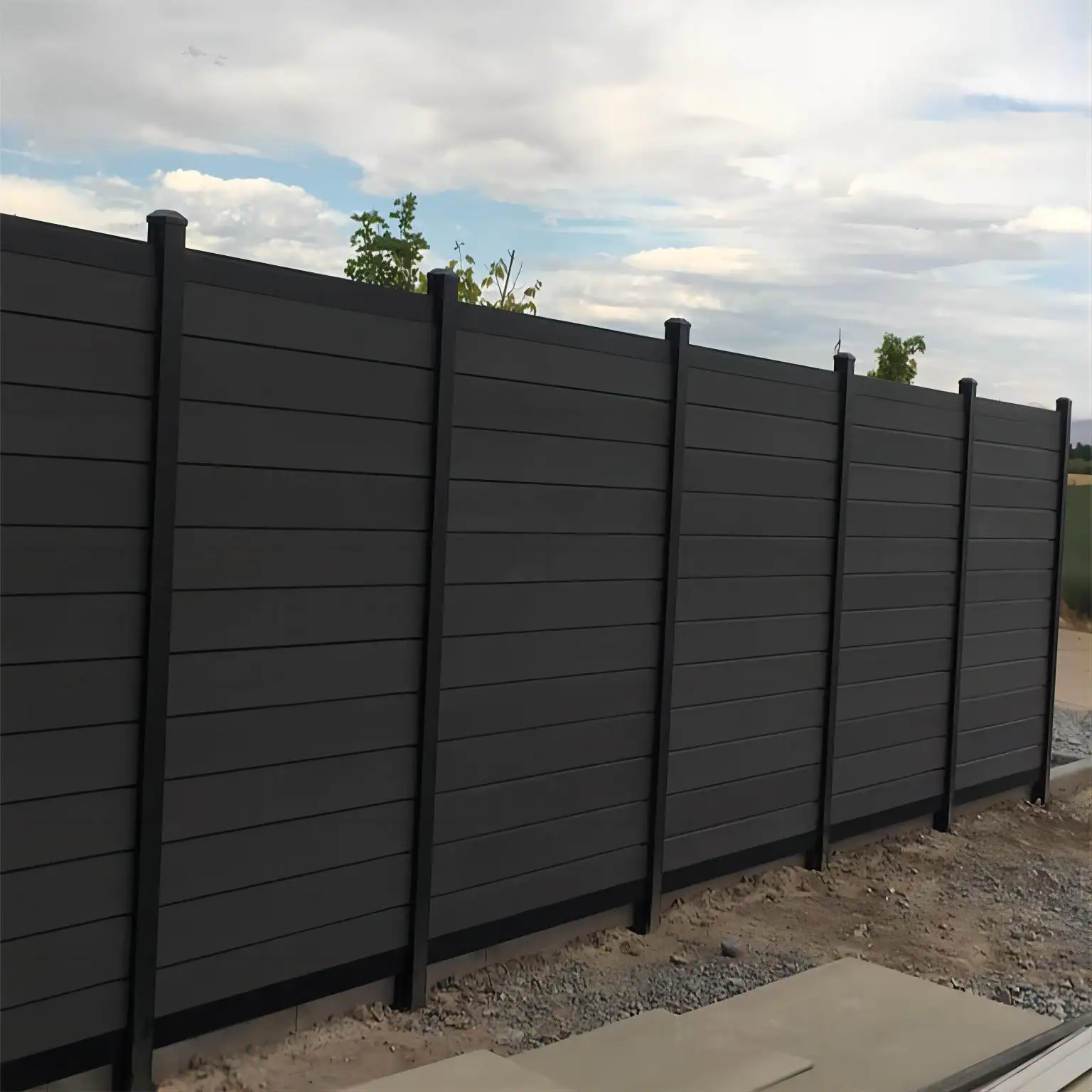 Toptan su geçirmez çit bahçe kullanılan malzeme açık toz kaplı siyah ev yatay Slat alüminyum çit panelleri