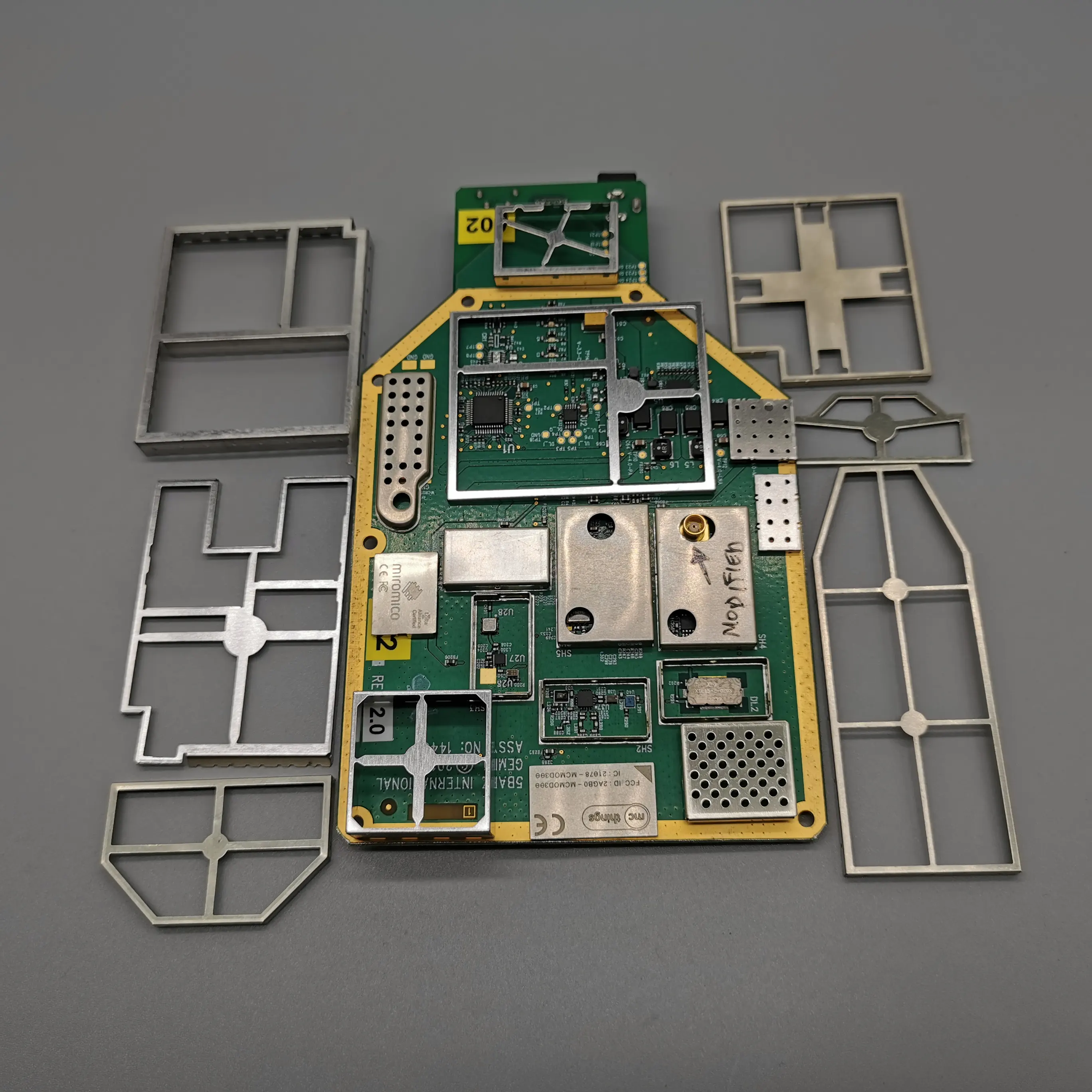 사용자 정의 방패 수 상자 인클로저 SPCC 판금 각인 부품 EMI RF 차폐 케이스 휴대 전화 부품