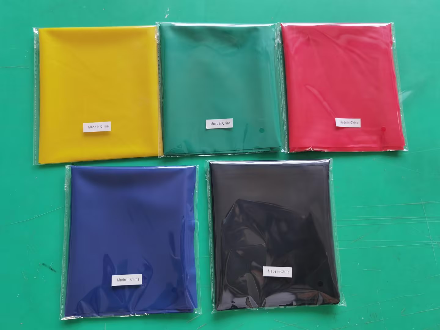 les couleurs des échantillons sont aléatoires
