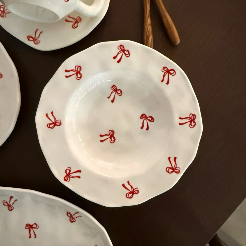 Plat profond pincé à la main - double nœud