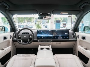 2025 Li Xiang L7 genişletilmiş elektrikli araç: 4 tekerlekten çekiş ve akıllı kokpit entegrasyonu - Product Image 6