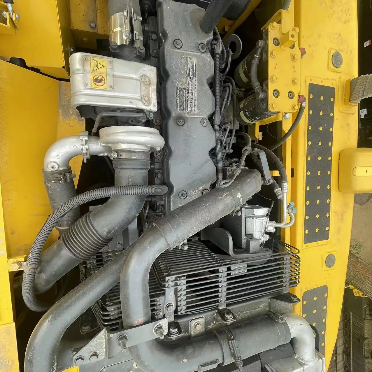 İkinci el 20ton ekskavatör KOMATSU pc200-6 pc200-8 ekskavatör düşük yakıt tüketimi ile en düşük fiyata iyi kullanımda