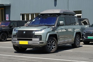 2025 BYD Yangwang U8SUV新しい左ステアリングステーションワゴン強力なターボ電気およびハイブリッドエンジンオフロード車中国製 - Product Image 4