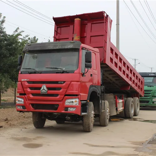 Bon état assez utilisé 375hp 12 roues 8x4 Sinotruck HOWO camion à benne basculante pour le marché africain