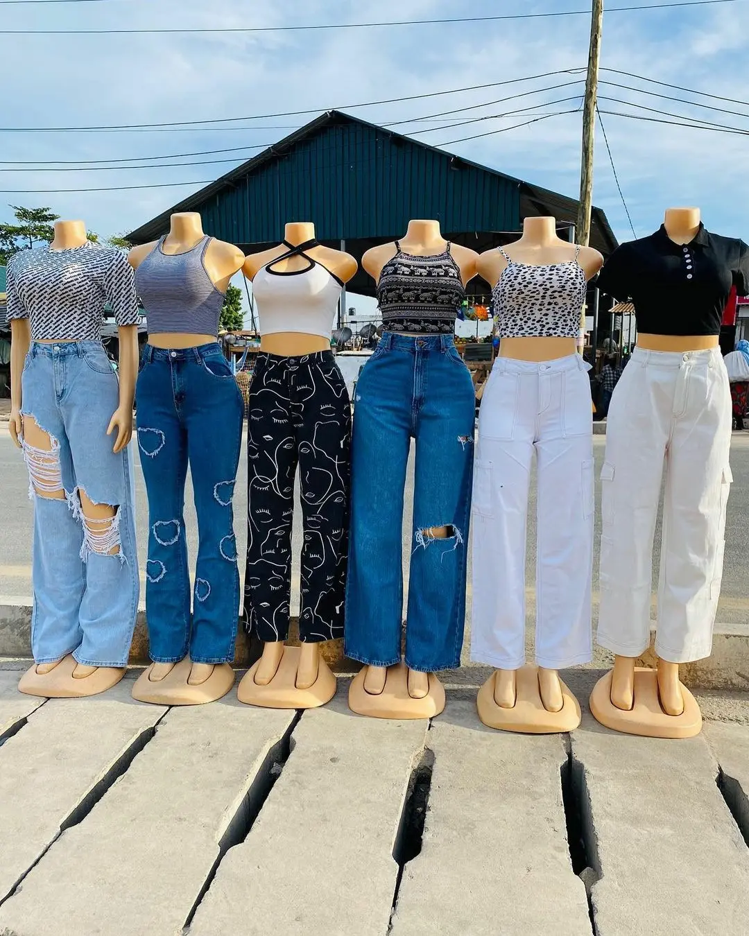 Wanita pemasok campuran grosir stok musim gugur mode Streetwear kasual robek Tertekan dicuci kaki lebar Denim longgar Jeans