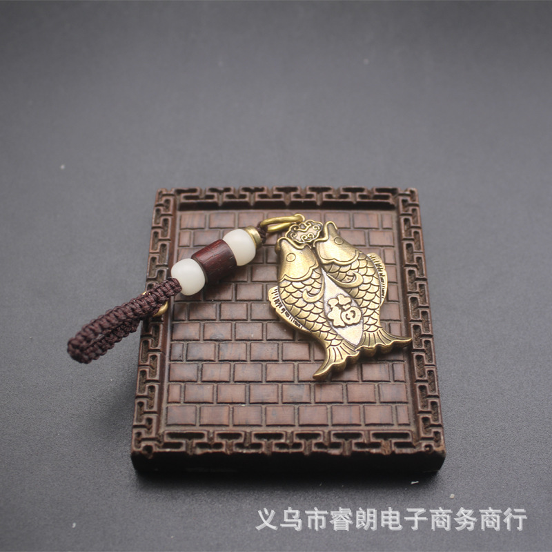 Fortune et prospérité avec le poisson (pendentif Bodhi blanc)