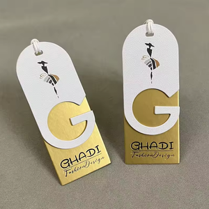 Etiquetas colgantes transparentes ahuecadas con logotipo OEM, etiquetas de plástico impermeables con lazo elástico para gafas de sol, ropa, zapatos - Product Image 1