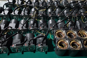 40W ~ 250W交流齿轮电机，带NMRV30 RV40 RV50蜗轮齿轮箱减速器，包括速度控制器 - Product Image 5