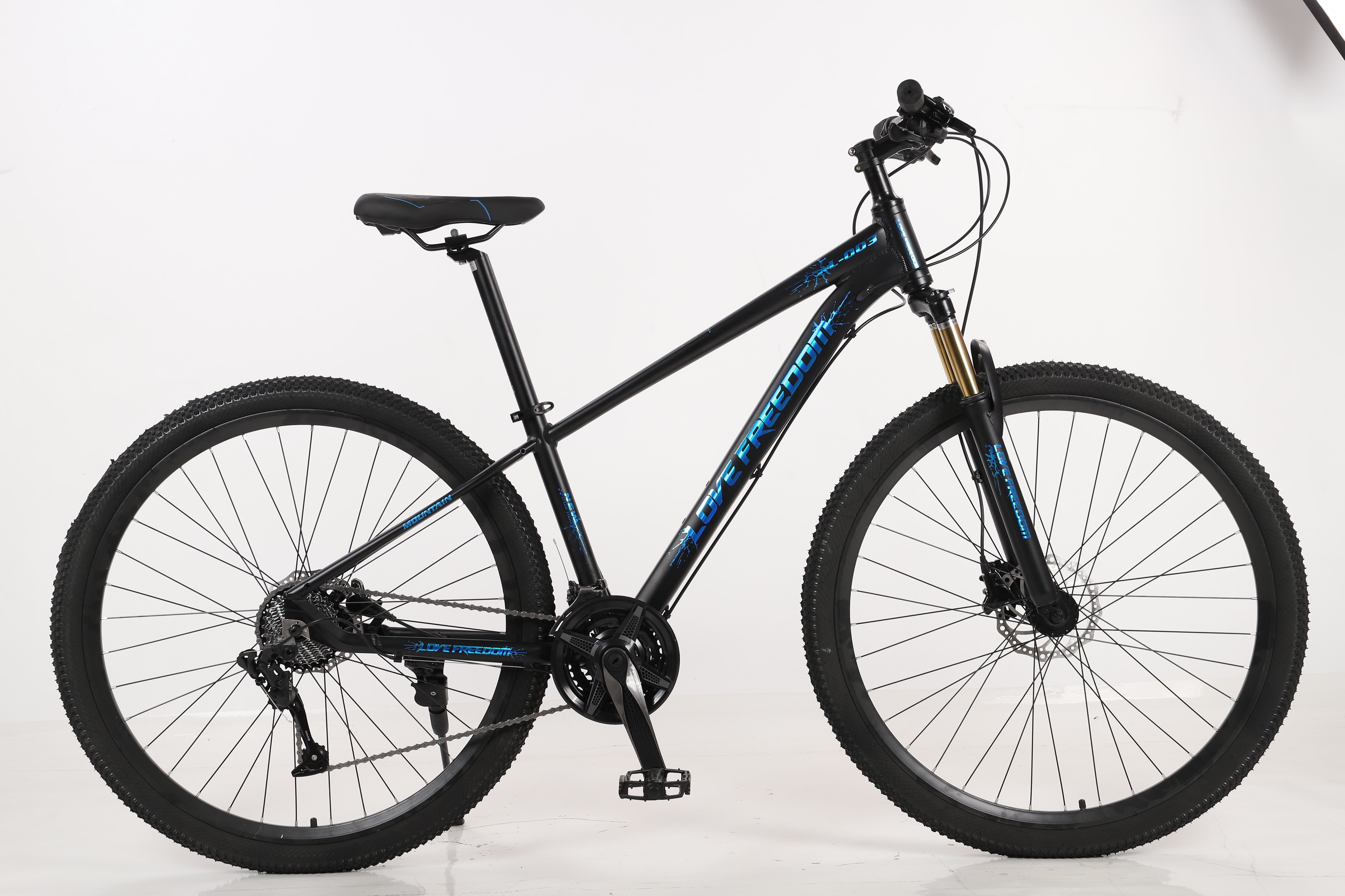 สีดำและสีฟ้า