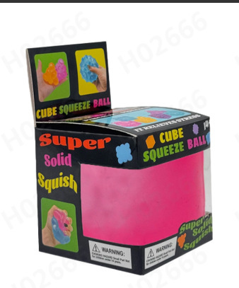 Cubos de hielo rosa de 55 pulgadas en caja, colocados en posición horizontal.