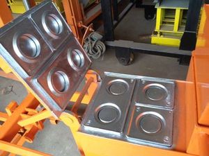 Interlocking Block Making Machine Manual <strong>Brick</strong> Maker with Pump for Clay Raw Material - Product Image 3