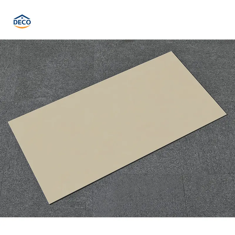 Fornitore della cina di alta qualità mattonelle di alta qualità antiscivolo parete interna di 4.8mm di spessore 60x120 lucide piastrelle di porcellana smaltata per la parete