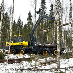 XUVOL Skidder Log Forwarding <strong>Loading</strong> <strong>Unloading</strong> XVY18C Forestry Forwarder with Hydraulic Telescopic Boom and Rotary Log Grapple - Product Image 5