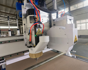 Hochwertige automatische Holz schneide maschine Sperrholz schneide maschine Holztür-CNC-Schneide maschine mit Be-und Entladen - Product Image 4