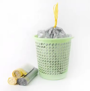 Sacos de basura de cuerda compostables para el hogar Bolsas de plástico con cordón biodegradable Bolsa de basura en rollo - Product Image 1