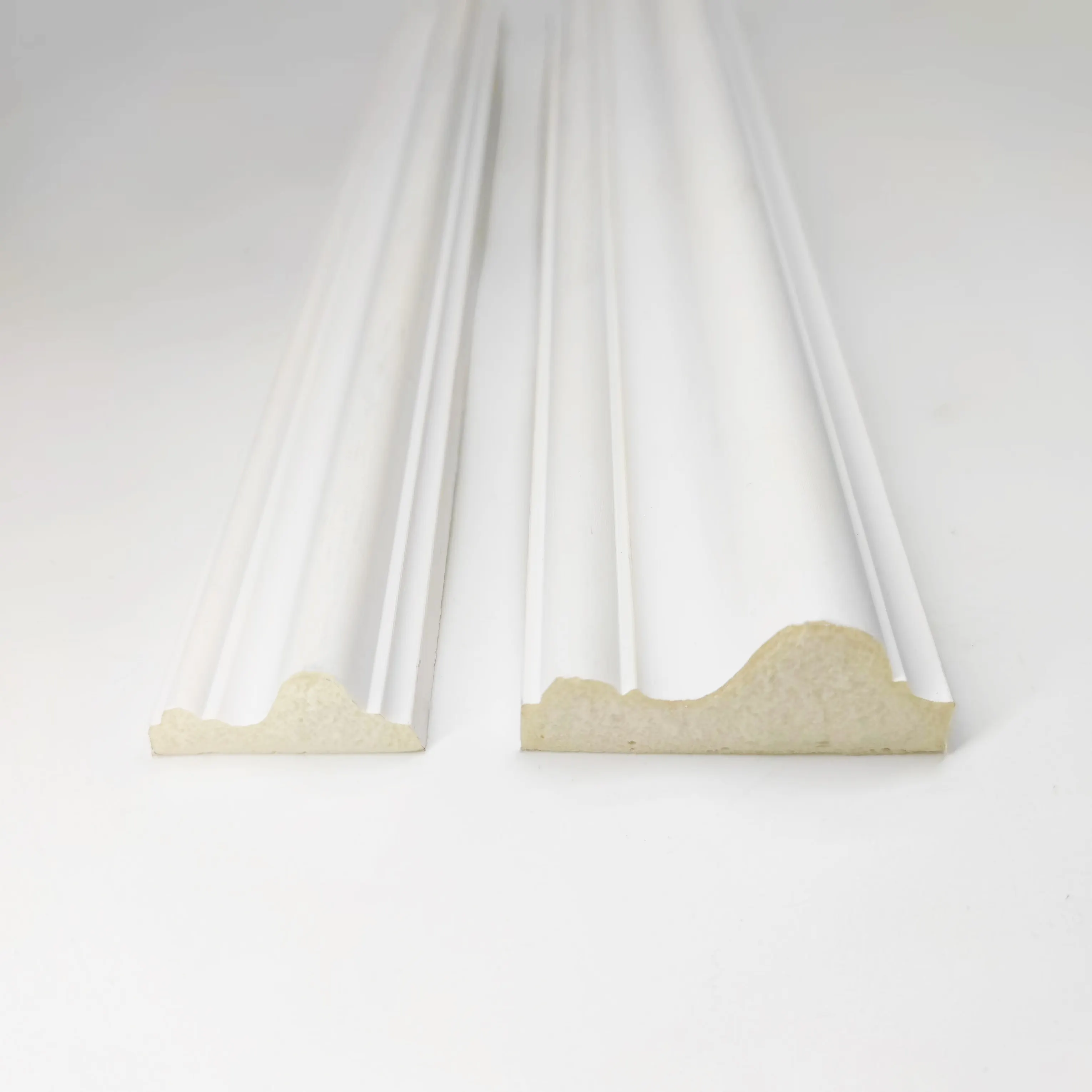 Moulage de plafond Pu 4x1.7cm, moulage de plissage blanc, moule de décoration de gypse, moules de corniche en plâtre