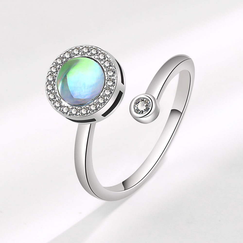White gold color