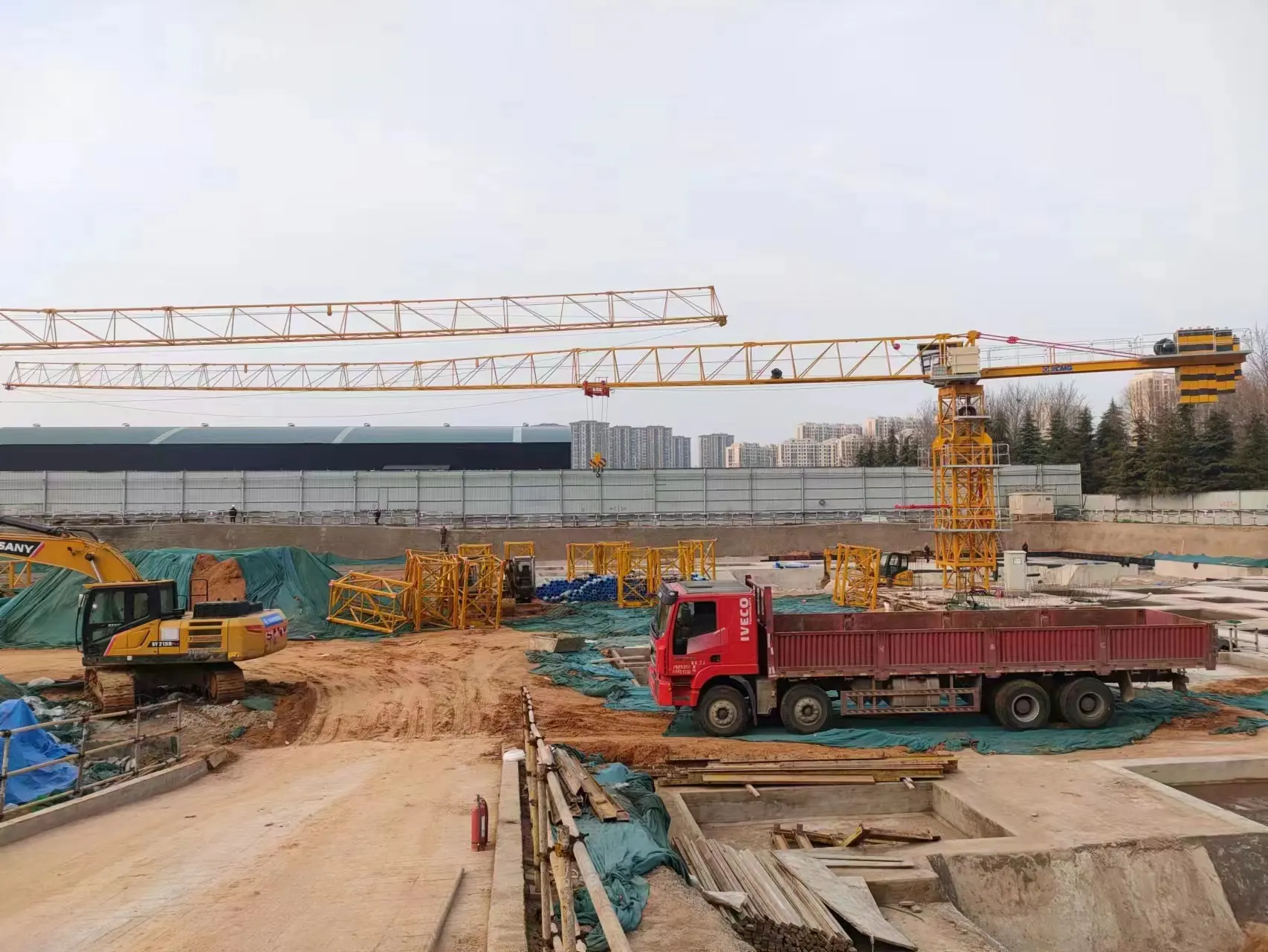 used tower cranes 12t 7026-12 70 meter boom for sale in singapore