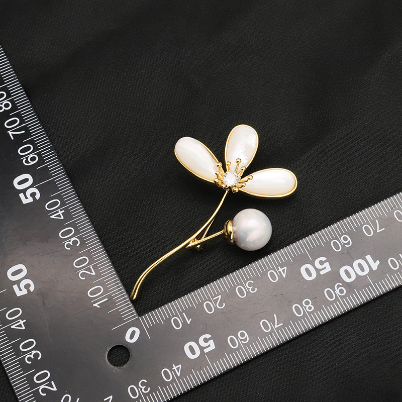 GO0382-17 Broche fleur