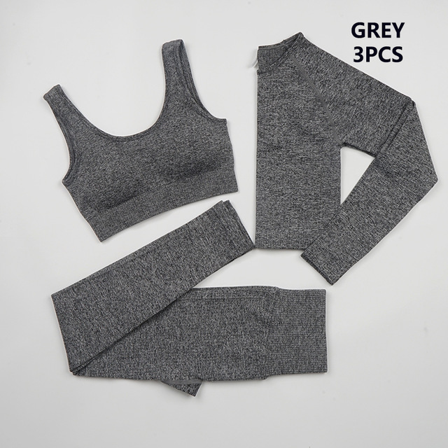 Tre pezzi grigio