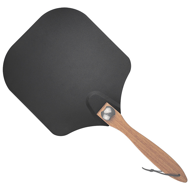 Non-stick pan: Aluminum spatula