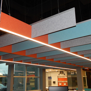 Ses yalıtımı PET keçe asma tavan akustik Panel 25mm gürültü bağlı % <span class=keywords><strong>LED</strong></span> ışık Polyester tavan akustik bölme