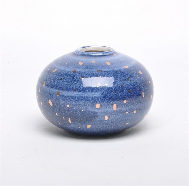 Modern Christmas decorative ceramic vase ceramic mini vase with golden pattern for house decor
