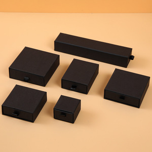 Benutzer definiertes Logo Gedruckte Schmuck verpackungs boxen Schmuck Weiße Schublade Papier <span class=keywords><strong>box</strong></span> Geschenk Schiebe schmuck Insert Pad mit Log Geschenk <span class=keywords><strong>box</strong></span>