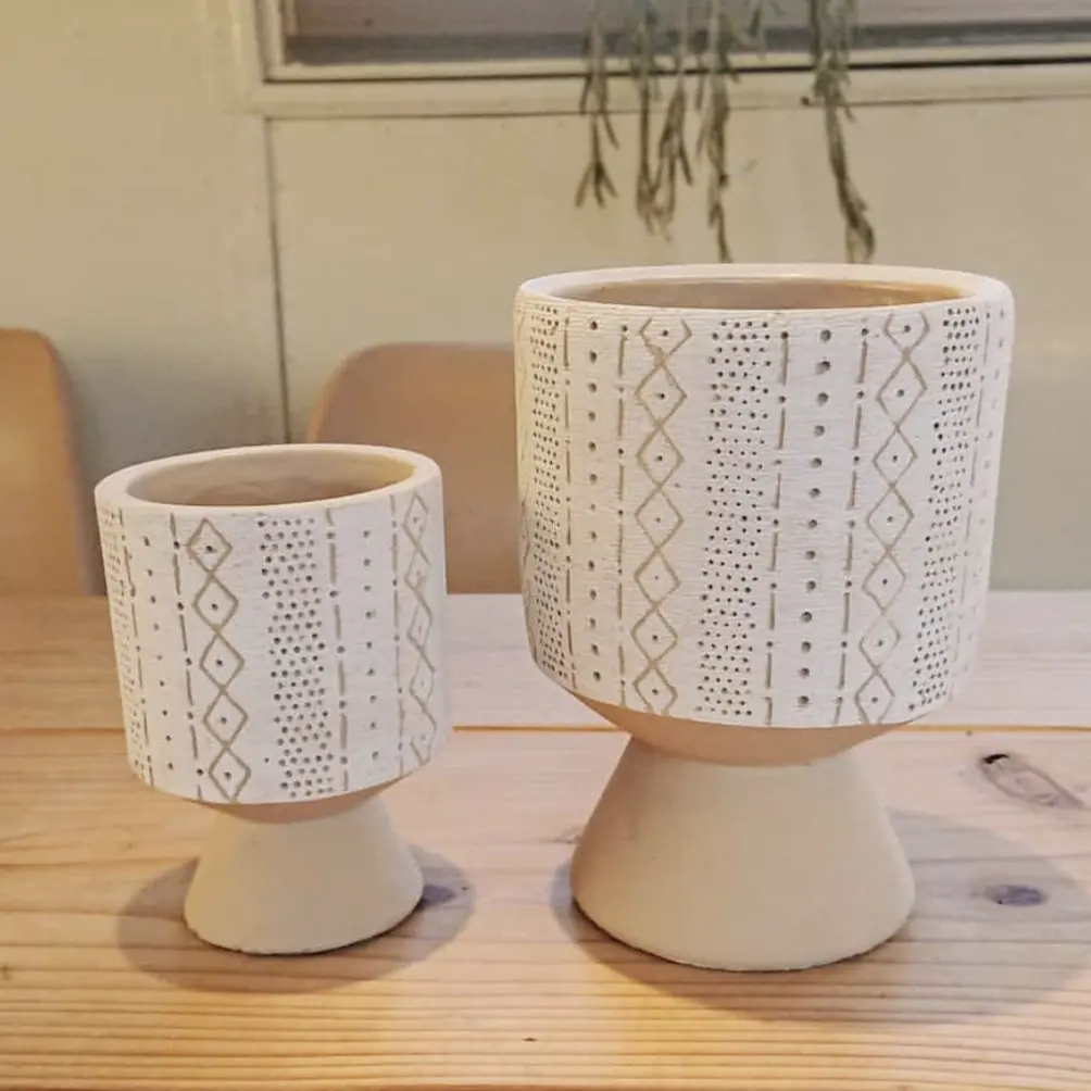 Diverso modello personalizzato vasi di fiori alla rinfusa coperta arredamento da giardino vaso di fiori di ceramica