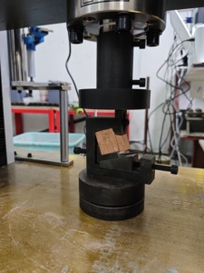 Equipo de prueba de alta precisión-Máquina de prueba universal electrónica controlada por microordenador 10 KN para tablero artificial
