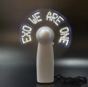 Nuevo Mini portátil práctico Led mensaje personalizado batería ventilador potente ventilador fiesta Favor Led brillo luz mensaje ventilador - Product Image 4