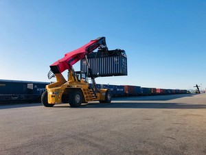 Factory Price Hydraulic Moving <strong>Stacker</strong> 45Ton Reach <strong>Stacker</strong> SRSC4540G5 for <strong>Containers</strong> - Product Image 3