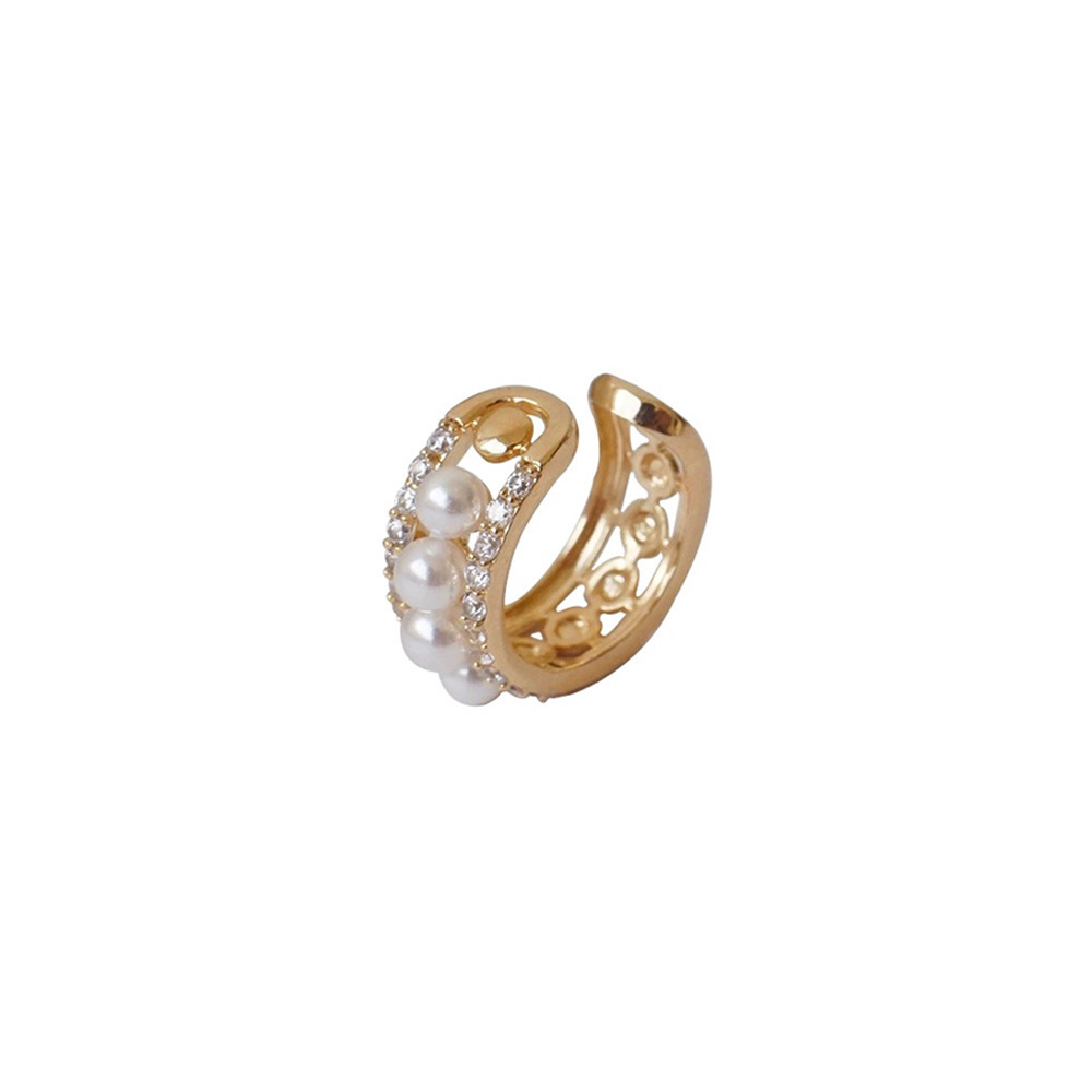 Golden Bright Pearl micro-inlaid ear clip