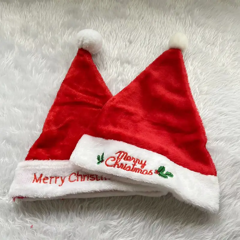 Chapeau de Noël brodé du père Noël avec décorations de broderie de Noël en peluche flocon de neige rouge