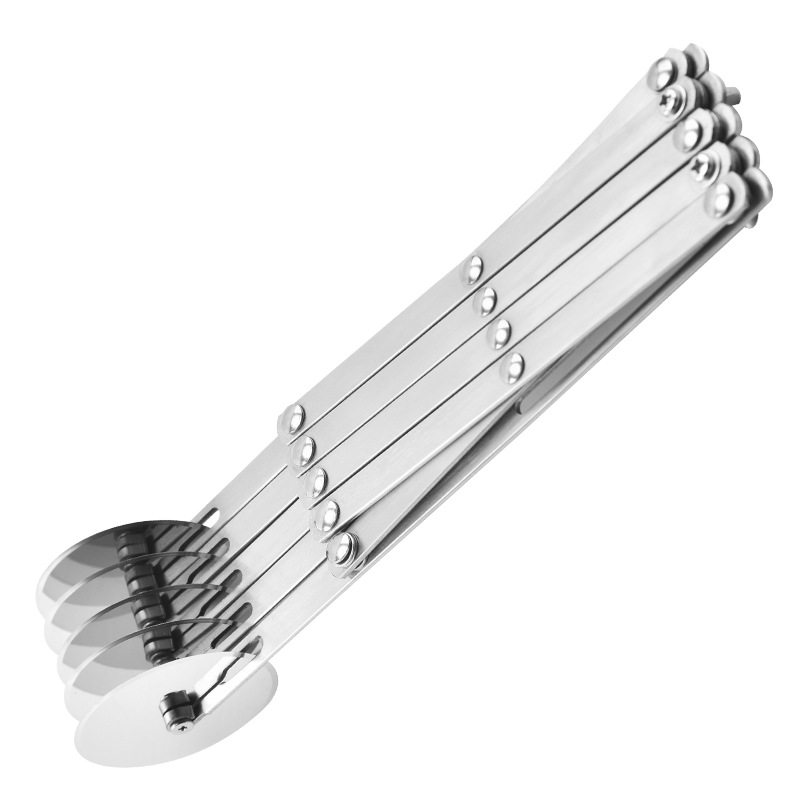 Five-wheeled pizza cutter