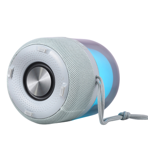 Radio FM Tarjeta TF Sistema de audio TWS Carcasa transparente RGB Luz colorida Altavoz inalámbrico portátil BT 5,3 - Product Image 6