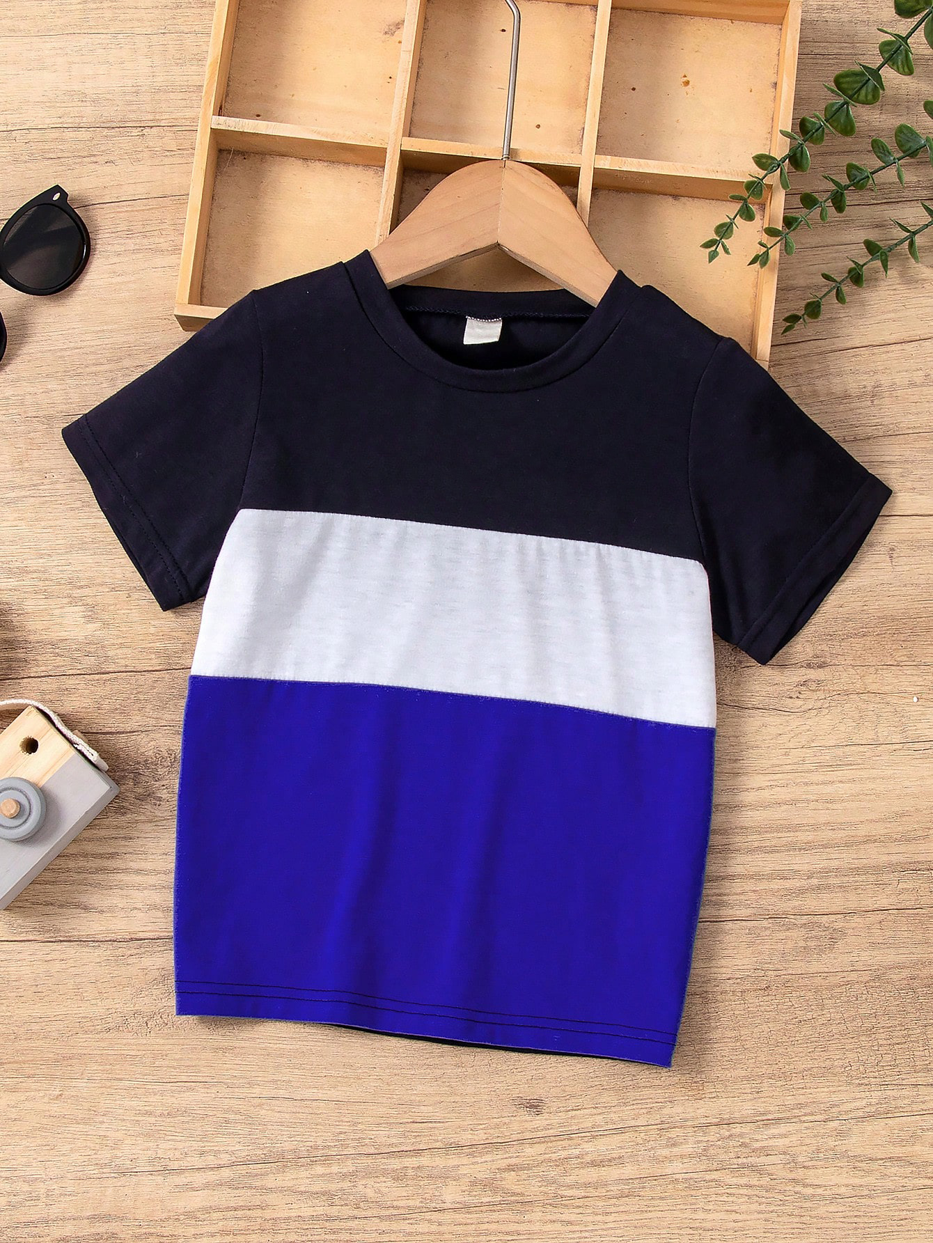 Noir, blanc et bleu