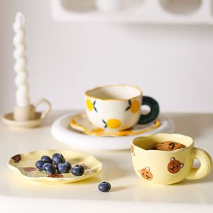 クリエイティブかわいい200ml手描きセラミックコーヒーとミルクカップ朝食とパーティー用ソーサーセット付き - Product Image 3