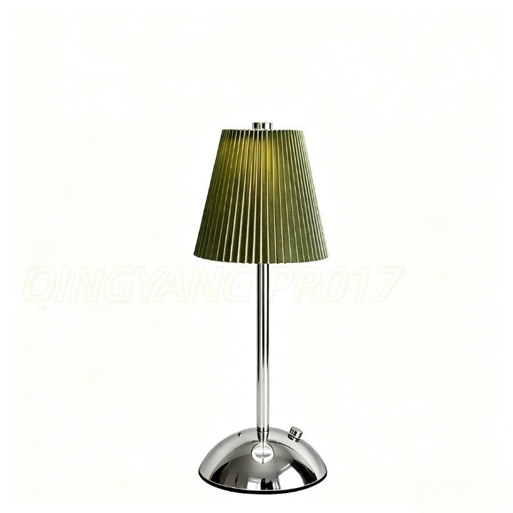 Linen green / Golden & chrome