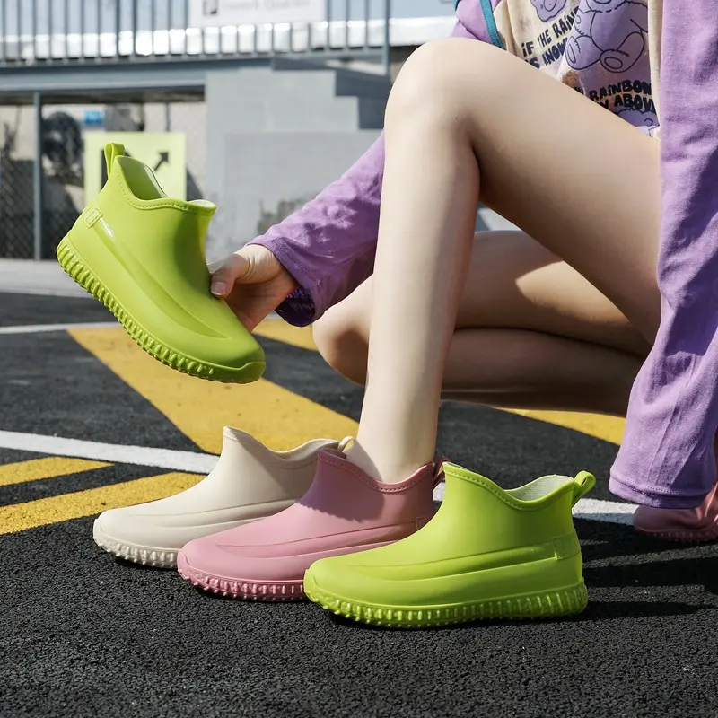 Femmes à la mode Tube court talon plat anti-dérapant botte de pluie imperméable cuisine chaussures spécifiques