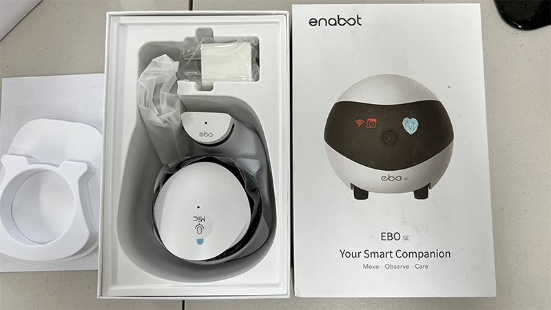 Robot caméra blanc