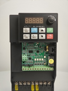 Controladores de frecuencia variable (VFD) de 2.2KW para bomba solar de riego agrícola, compresores de motores de salida trifásicos de entrada de 220V - Product Image 3