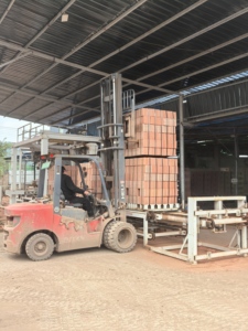 Máquina apiladora de embalaje de paletizador Cuber de ladrillo de cemento de bloque hueco de hormigón completamente automática a precio de venta de fábrica - Product Image 3